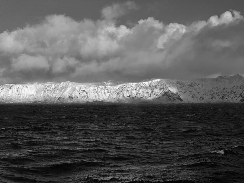 Probing the Australian-Pacific Plate Boundary (Pt 5: Underwater array observatory at the Macquarie Ridge)